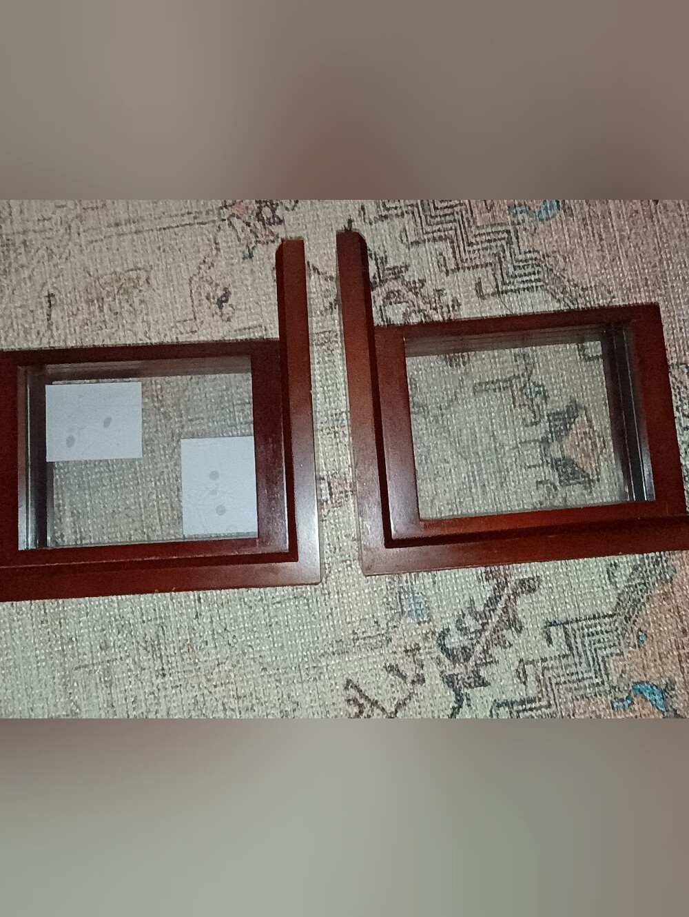Jordan Marks Floating Frame Bookends - Picture 3 of 7